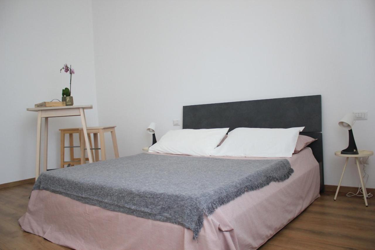 B&B I Due Tigli Travedona Exterior foto