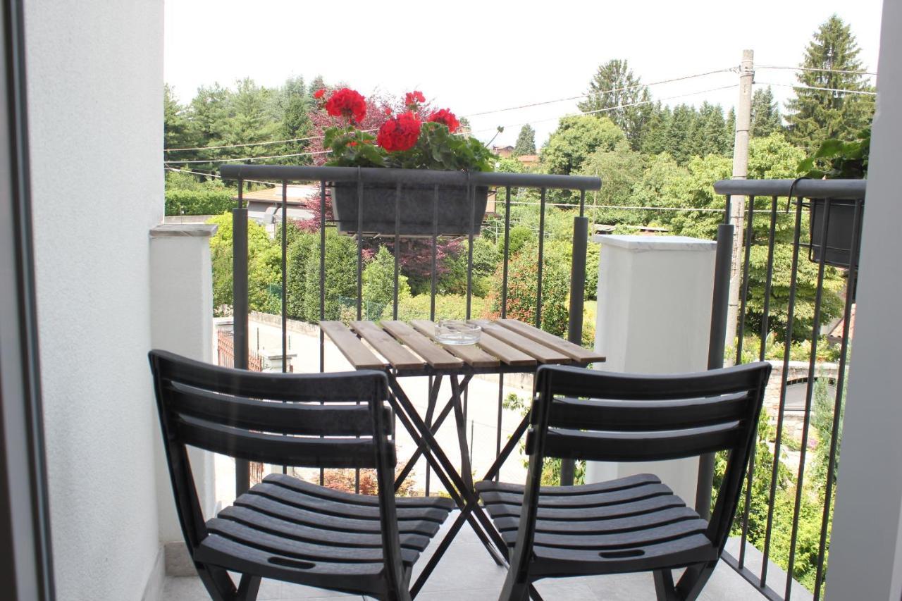 B&B I Due Tigli Travedona Exterior foto