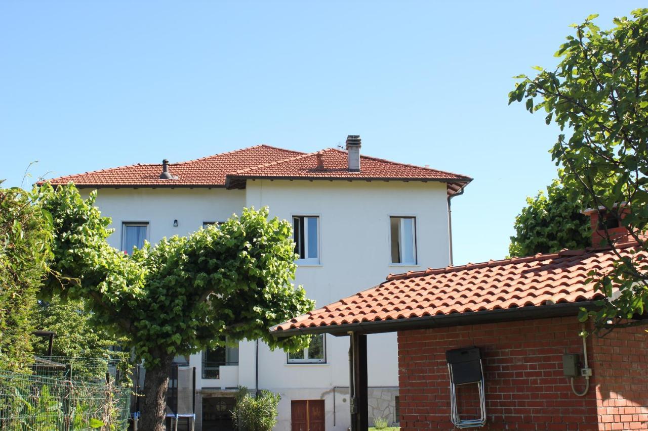 B&B I Due Tigli Travedona Exterior foto